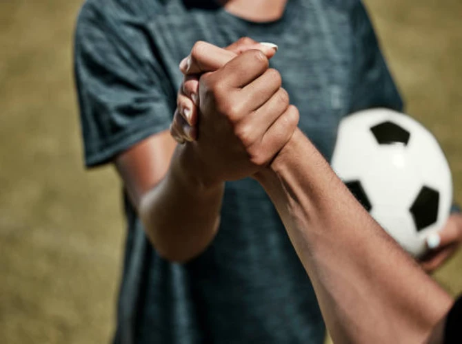 How to Have Sportsmanship in Soccer